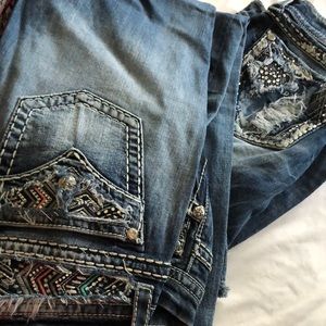 pretty fashion jeans .